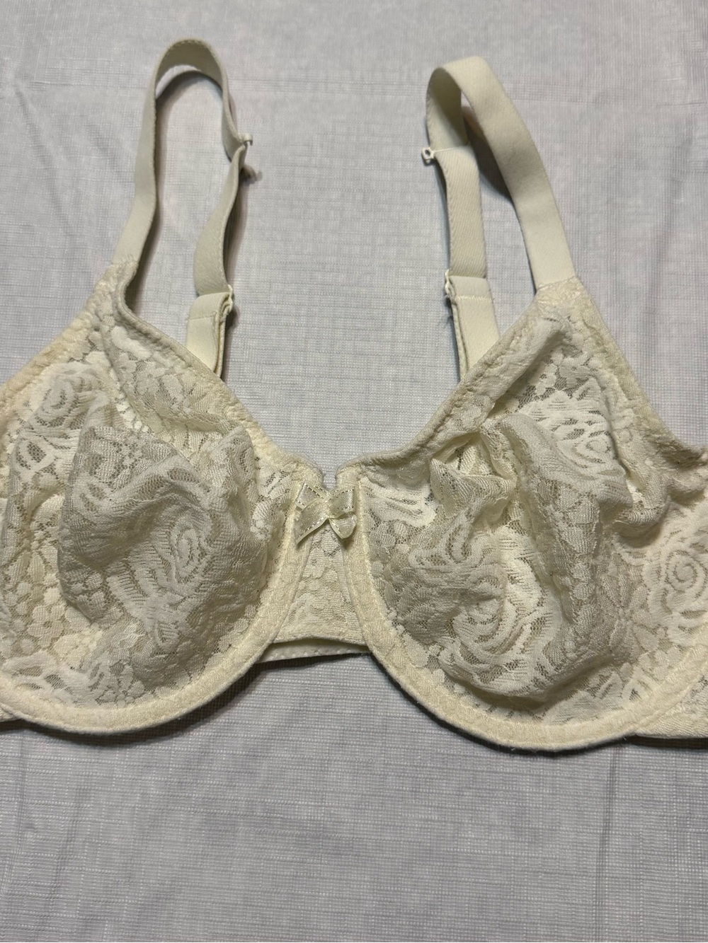 Wacoal Lace Underwire Bra in Cream